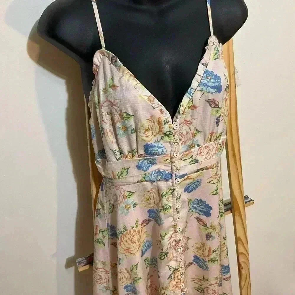 Forever 21 floral dress thin strap w/slit in front pink maxi dress size medium - Picture 4 of 7